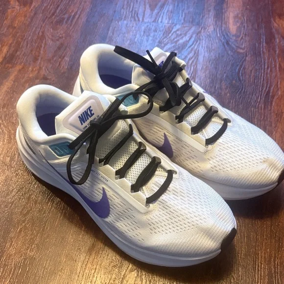 Nike White and Purple Running Shoes - Picture 3 of 8